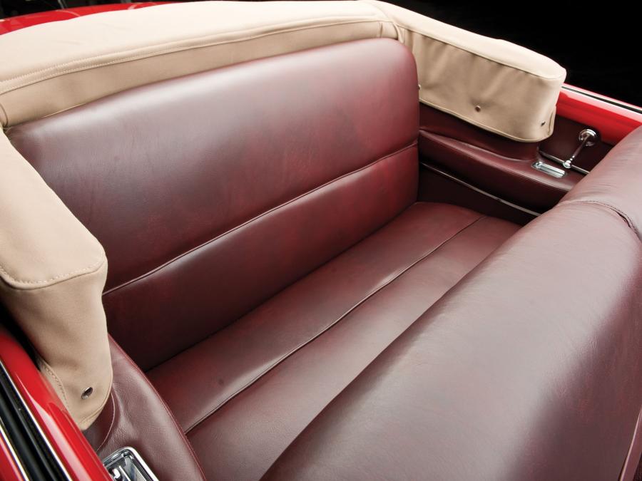  Oldsmobile Futuramic 88 Convertible 1950 года  (фото 2 из 9)
